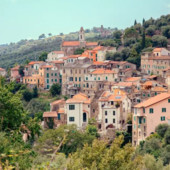 Moltedo, residenti esasperati: “Promesse non mantenute sulla viabilità”