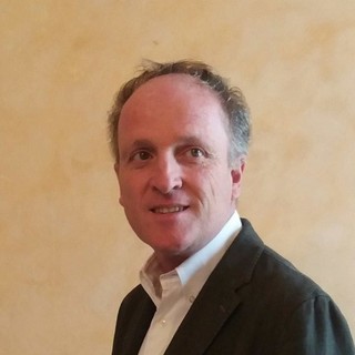 All’Apericena della Libreria Dante  Maurizio Giordano presenta 'Il raccoglitore di nocciole'