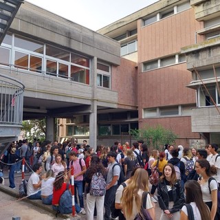 Maturità, studenti impegnati nella seconda prova poi occhi puntati agli orali