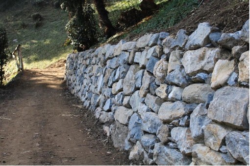 A Villa Faraldi si impara l’arte millenaria dei muretti a secco A Villa Faraldi si impara l’arte millenaria dei muretti a secco