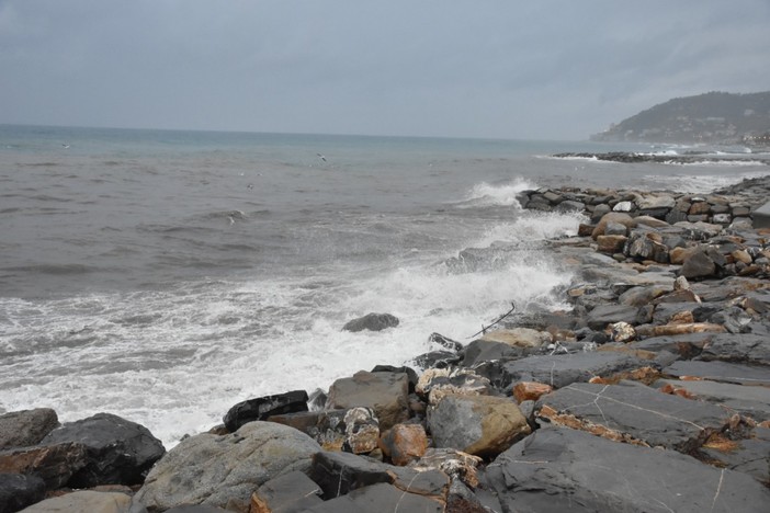 Maltempo e allerta gialla: piove debolmente sulla nostra provincia ma la perturbazione rimane, l'allerta potrebbe essere 'allungata'