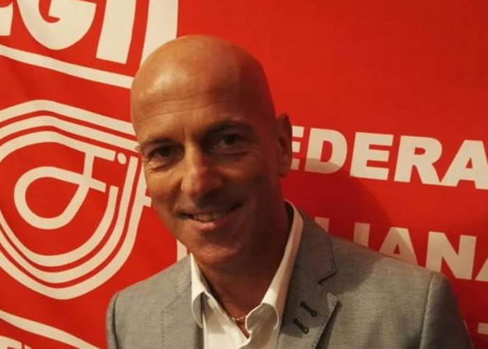 Trasporti: treni non posso arrivare fino alla stazione di Ventimiglia, dura replica di Delli Carri (Cgil) Trasporti: treni non posso arrivare fino alla stazione di Ventimiglia, dura replica di Delli Carri (Cgil)