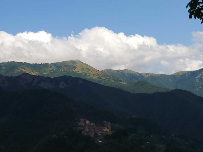 ARPAL. Temporali in arrivo, possibile grandine e colpi di vento: Fenomeni più probabili nell'entroterra ARPAL. Temporali in arrivo, possibile grandine e colpi di vento: Fenomeni più probabili nell'entroterra