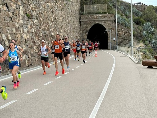 Imperia,  domenica si corre la 14ª Mezza Maratona Internazionale