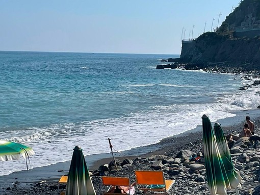 Diano Marina, miasmi e liquami nell'area del Molo Cavour: un turista scrive al sindaco Za Diano Marina, miasmi e liquami nell'area del Molo Cavour: un turista scrive al sindaco Za