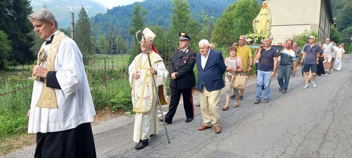 Il cardinale Giuseppe Versaldi celebra la festa della Madonna della Neve a Nava