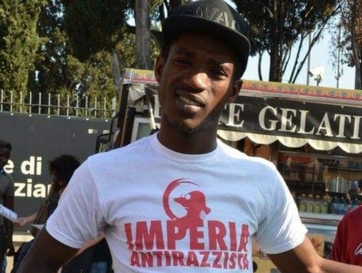Ecco chi era Moussa, il ragazzo aggredito a Ventimiglia che ieri si è tolto la vita Ecco chi era Moussa, il ragazzo aggredito a Ventimiglia che ieri si è tolto la vita
