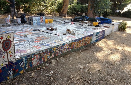 Costarainera: cercasi volontari per terminare il mosaico del Parco Novaro. L'appello della dottoressa Judit Torok