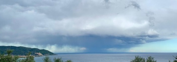 Maltempo dalla Costa Azzurra alla nostra provincia, allerta gialla per temporali Maltempo dalla Costa Azzurra alla nostra provincia, allerta gialla per temporali