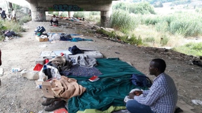 Ventimiglia, Rifondazione comunista promuove il ristoro alimentare ai migranti organizzato dall'Associazione Martina Rossi Ventimiglia, Rifondazione comunista promuove il ristoro alimentare ai migranti organizzato dall'Associazione Martina Rossi