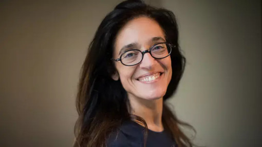 Michela Marzano a Imperia presenta Qualcosa che brilla