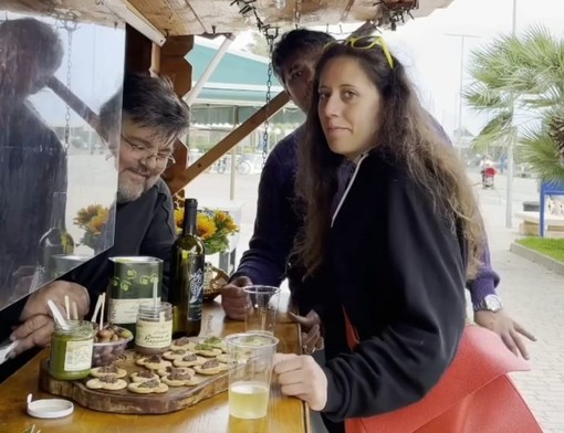 Pesto genovese e vermentino (33000 volte) che degustazione! (video) Pesto genovese e vermentino (33000 volte) che degustazione! (video)
