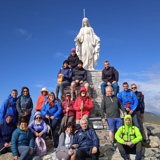 Mendatica, completati i lavori di restauro della Madonnina del Frontè eseguiti durante l'estate dai devoti volontari (foto) Mendatica, completati i lavori di restauro della Madonnina del Frontè eseguiti durante l'estate dai devoti volontari (foto)