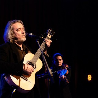 Pieve di Teco, al Teatro Salvini il concerto del cantautore Max Manfredi