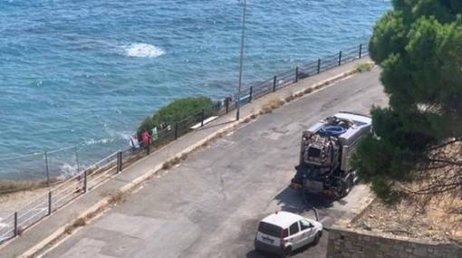 &quot;Una puzza insopportabile da mesi”: nuovo caso fogne a Diano Marina, cittadini furiosi