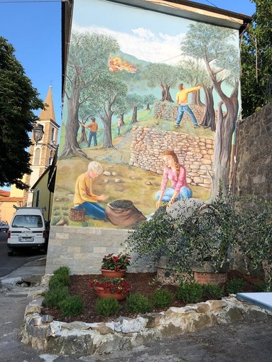 Inaugurato a Valloria un murales degli allievi dell’Istituto d’Arte di Imperia