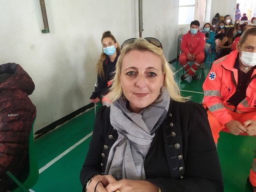 Coronavirus, la testimonianza della moglie di Claudio Ghiglione, stroncato dal covid: "A tutti dico, non sottovalutiamo il virus" (video)