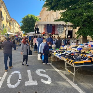 Il mercato di Porto Maurizio, immagine di repertorio