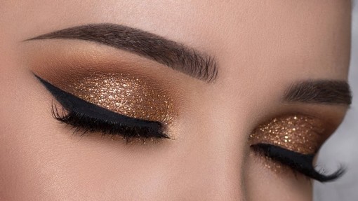 Per il trucco delle occasioni importanti puntate tutto sugli occhi