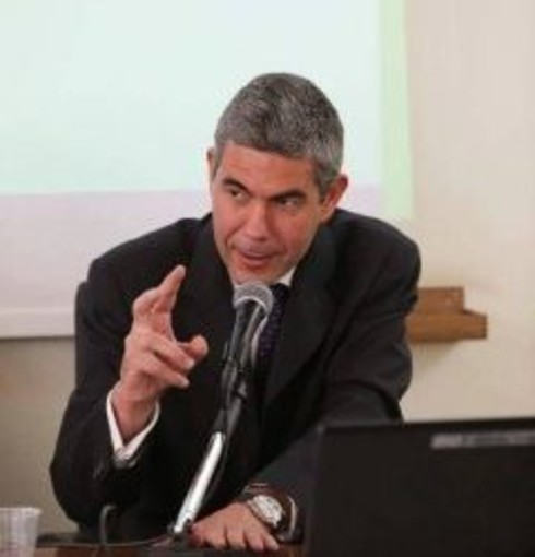 Lo scrittore Michele Navarra ai Martedì letterari del Casinò di Sanremo