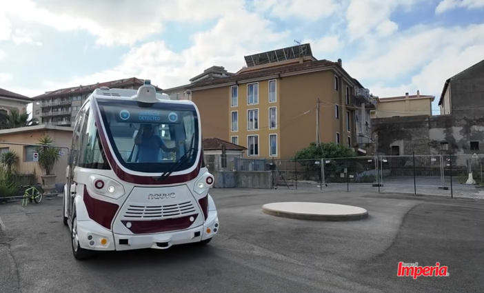A Imperia al via la sperimentazione delle navette a guida autonoma con passeggeri a bordo (Video)
