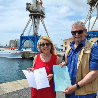 Incontro a Imperia tra i poeti Nives Bianchi e Franco Bianchi esponenti della poesia dialettale del Ponente Ligure