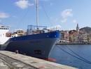 Porto di Oneglia, sbarco di cemento in piena polemica Porto di Oneglia, sbarco di cemento in piena polemica