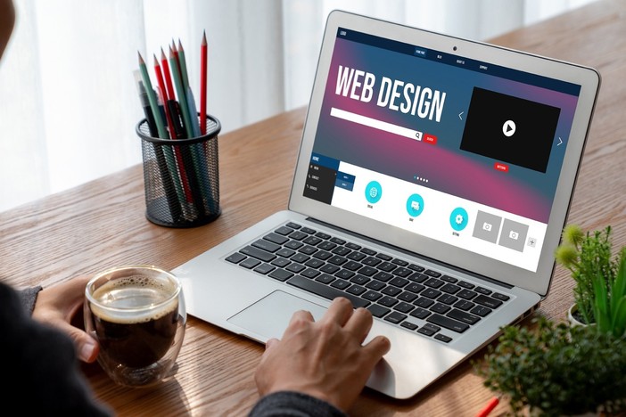 UX design del sito: best practice per progettare pagine efficaci per l’utente, per Google e per le AI UX design del sito: best practice per progettare pagine efficaci per l’utente, per Google e per le AI