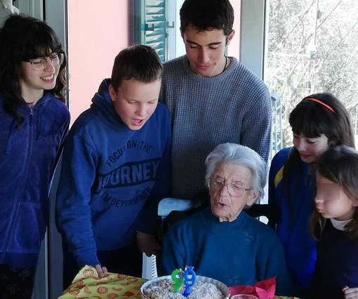 Un giorno speciale per nonna Adelia di Poggi: compie 99 anni