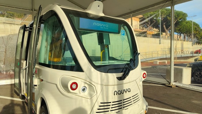 Navetta a guida autonoma, il Pd: "Soldi pubblici spesi in un progetto che non si ha nemmeno la certezza che funzioni"