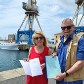 Incontro a Imperia tra i poeti Nives Bianchi e Franco Bianchi esponenti della poesia dialettale del Ponente Ligure Incontro a Imperia tra i poeti Nives Bianchi e Franco Bianchi esponenti della poesia dialettale del Ponente Ligure