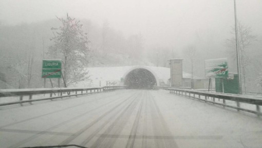 Allerta gialla per neve sui versanti padani di Ponente: disagi attesi tra notte e mattina