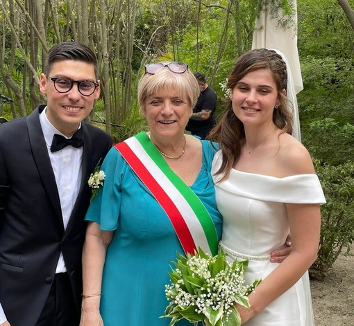 Imperia, Francesca Bracco e Paolo Rainaldi uniti in matrimonio dalla senatrice antimafia Donatella Albano