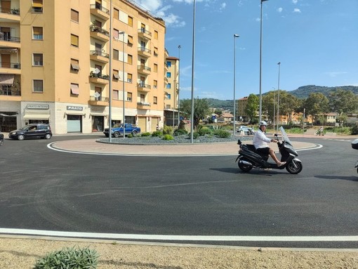 Gli abitanti di Borgo San Moro di Imperia s’interrogano sulla nuova rotonda Gli abitanti di Borgo San Moro di Imperia s’interrogano sulla nuova rotonda