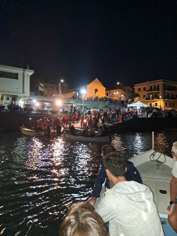 'Navigando sotto le Logge', gite guidate in barca nel weekend sui gozzi del Circolo Borgo Cappuccini