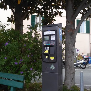 Imperia: "Necessari alcuni interventi sui parcometri", il Comune rinvia di un mese il nuovo piano della sosta Imperia: "Necessari alcuni interventi sui parcometri", il Comune rinvia di un mese il nuovo piano della sosta