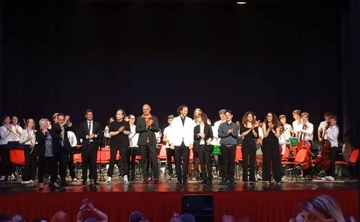 Successo al Teatro Cavour per lo spettacolo "Notte da Oscar" dell’Istituto Nazario Sauro