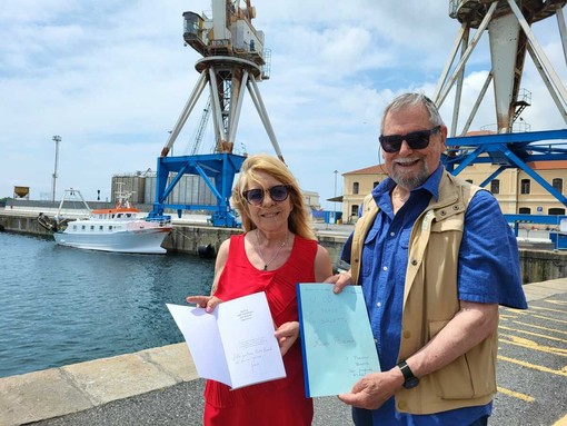 Incontro a Imperia tra i poeti Nives Bianchi e Franco Bianchi esponenti della poesia dialettale del Ponente Ligure Incontro a Imperia tra i poeti Nives Bianchi e Franco Bianchi esponenti della poesia dialettale del Ponente Ligure