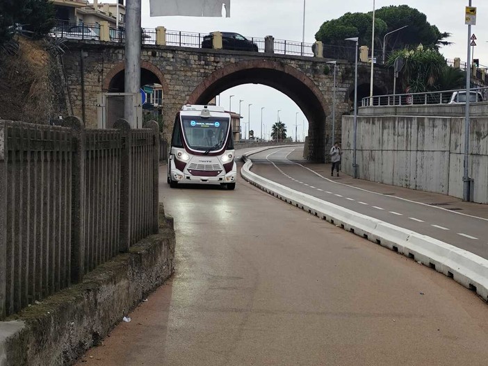 Navetta a guida autonoma, nuovo test sul tracciato dell'ex ferrovia tra Porto Maurizio e Oneglia