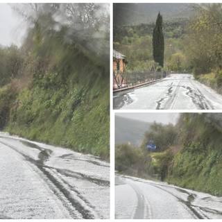 Clima impazzito, a Ville San Pietro arriva la neve di metà aprile (foto) Clima impazzito, a Ville San Pietro arriva la neve di metà aprile (foto)