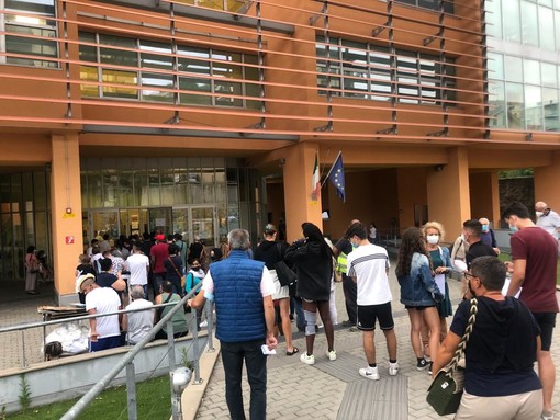 Da oggi al via le 'Open Night' per la prima dose di vaccino o anticipare il richiamo