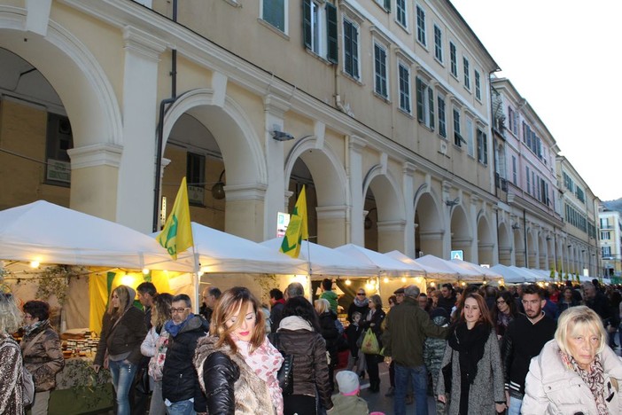 Imperia: Olioliva, inaugurazione domani alle 15 in banchina ma gli stand saranno aperti dal mattino