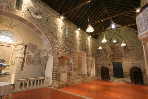 Incontro con i finalisti del Premio Strega Poesia 2026 nell'Oratorio di Santa Caterina a Cervo Incontro con i finalisti del Premio Strega Poesia 2026 nell'Oratorio di Santa Caterina a Cervo