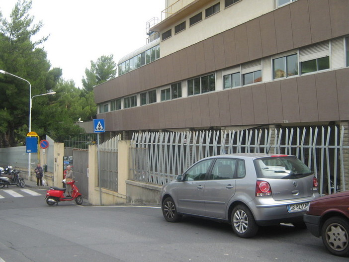 “La salute non si svende”,  20.000 firme contro la chiusura dell’ospedale di Imperia