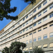 ACCADDE OGGI, 19 GIUGNO 1979. Giovane turista tedesco dà in escandescenze: prima inneggia a Hitler, poi si rifugia urlando in chiesa ACCADDE OGGI, 19 GIUGNO 1979. Giovane turista tedesco dà in escandescenze: prima inneggia a Hitler, poi si rifugia urlando in chiesa