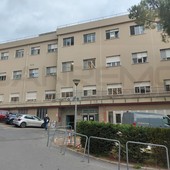 Notte di paura all'ospedale di Imperia: 23enne aggredisce il personale sanitario e allaga il reparto