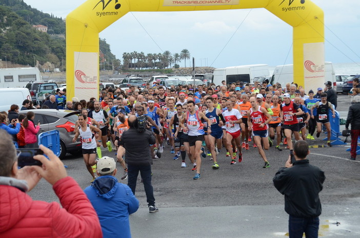 Olio Oliva Run, corsa di 10 km sul mare a Imperia Olio Oliva Run, corsa di 10 km sul mare a Imperia