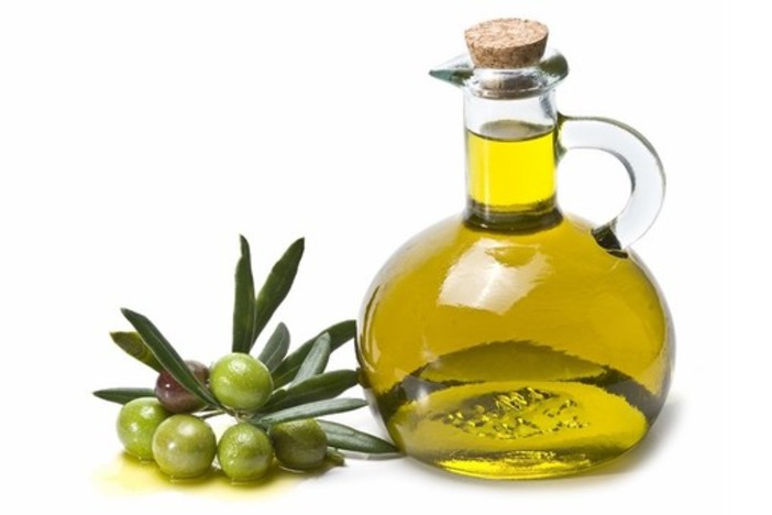 Olio di oliva in Francia: occhio all’etichetta! Esplode la polemica