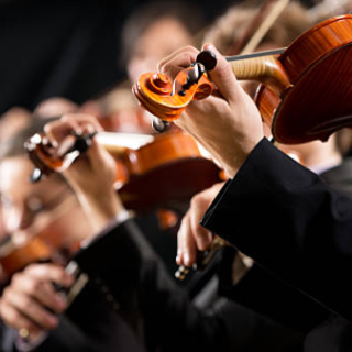 ACCADDE OGGI, 16 GIUGNO 1981. Mancano le sedie per gli orchestrali sul palco: al Rossini salta l’atteso concerto di musica classica
