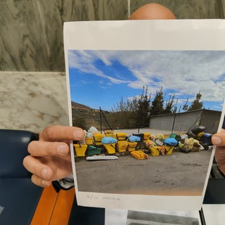 Imperia, raccolta rifiuti in consiglio comunale. L’assessore Gandolfo conferma: “Nei borghi rimangono i mastelli, con migliorie” Imperia, raccolta rifiuti in consiglio comunale. L’assessore Gandolfo conferma: “Nei borghi rimangono i mastelli, con migliorie”